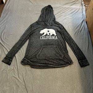 Lightweight California hooded long sleeve size XL